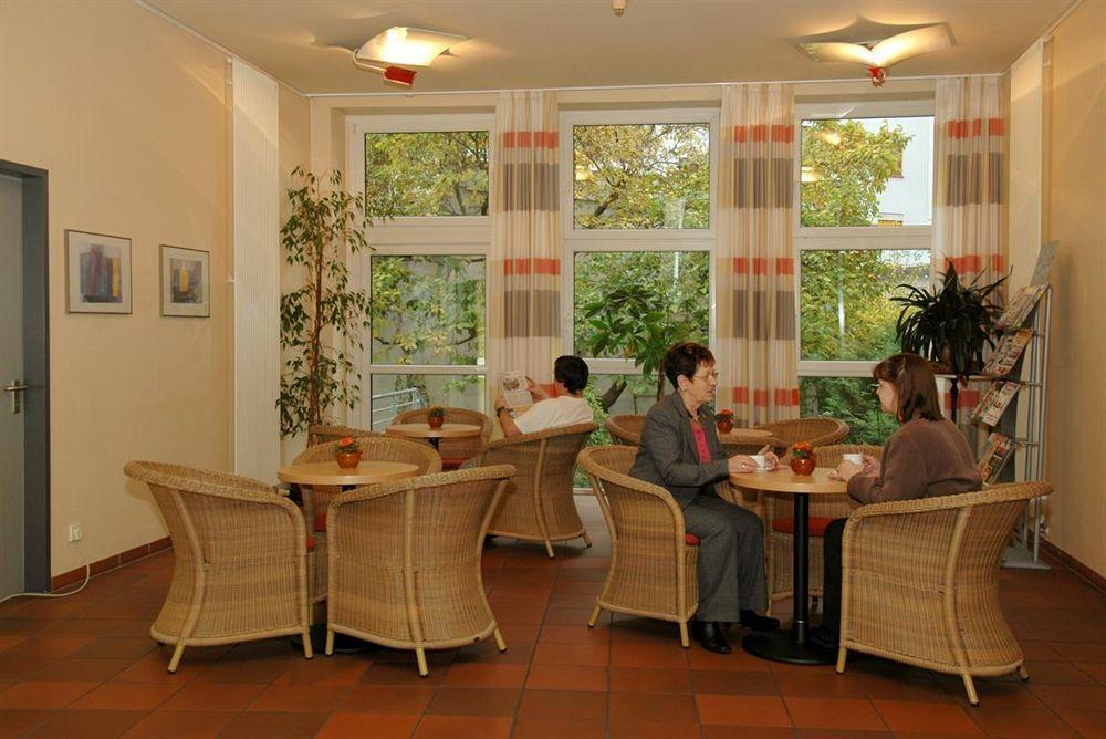 فندق فندق وتاغونغ سي في جي أم دوسلدورف المطعم الصورة