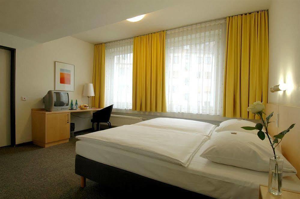 فندق فندق وتاغونغ سي في جي أم دوسلدورف المظهر الخارجي الصورة